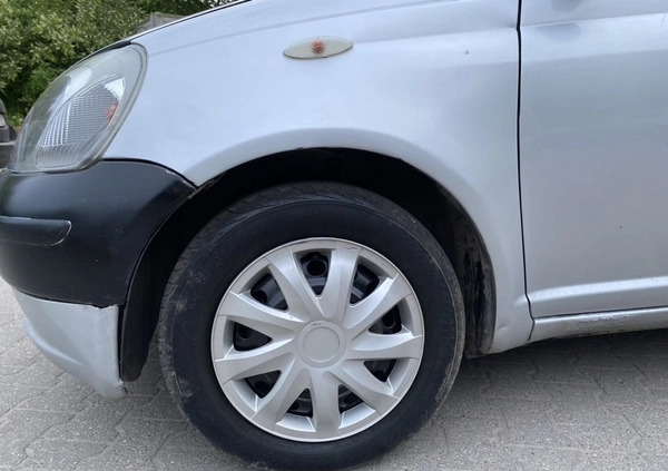Toyota Yaris cena 3999 przebieg: 352967, rok produkcji 2000 z Poznań małe 352